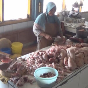 Stok Menipis, Harga Daging Ayam di Magetan Merangkak Naik