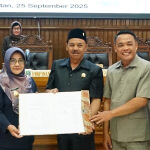 Paripurna, Bupati Magetan Sampaikan Pandangan Umum Fraksi DPRD atas Raperda P-APBD 2025