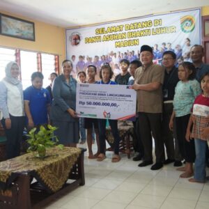 KAI Daop 7 Madiun Kucurkan Bantuan Bina Lingkungan TJSL