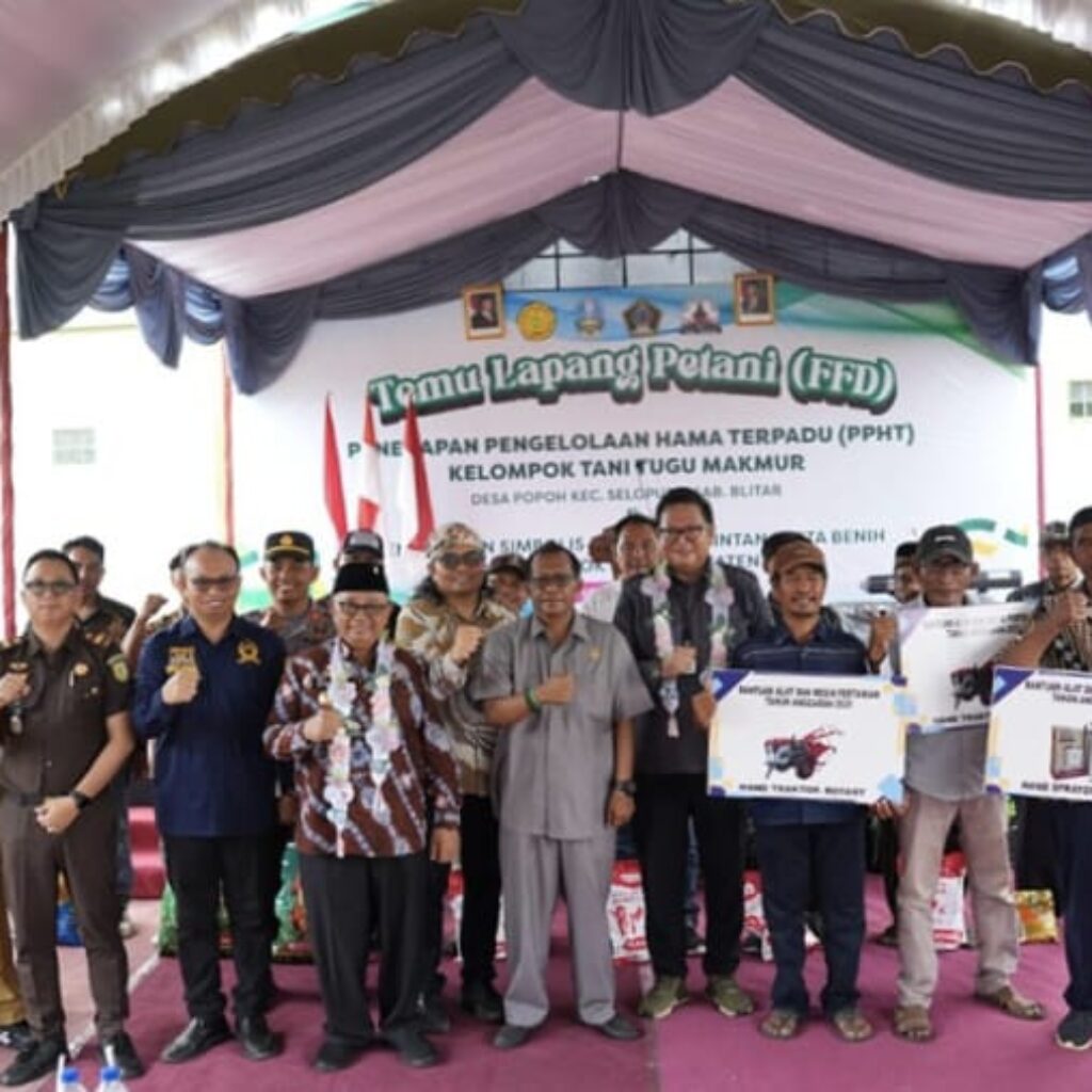 Ketua DPRD Kabupaten Blitar Hadiri Kegiatan FFD, PPHT dan Penyerahan Alsintan serta Benih ke Gapoktan