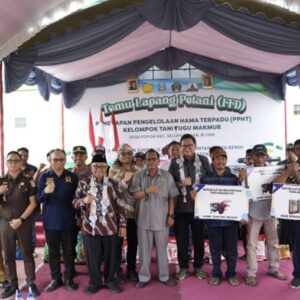 Ketua DPRD Kabupaten Blitar Hadiri Kegiatan FFD, PPHT dan Penyerahan Alsintan serta Benih ke Gapoktan