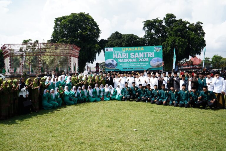 Peringati Hari Santri Nasional 2025, Kota Blitar Gaungkan Semangat Mengawal Indonesia Merdeka Menuju Peradaban Dunia