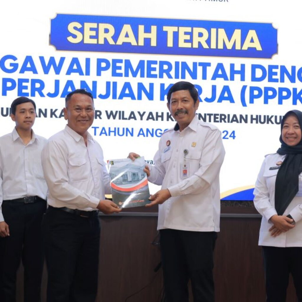 Serahkan SK 22 PPPK, Kakanwil Dorong Peningkatan Kinerja Pegawai