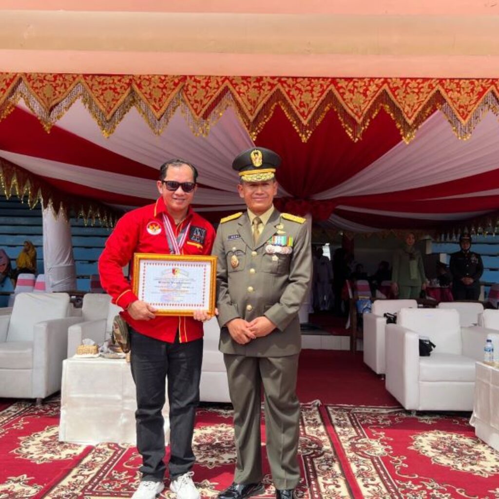 Perdana berdiri, Kodam XX/Tuanku Imam Bonjol Berikan Penghargaan Kepada PT. Media Anna Nusantara