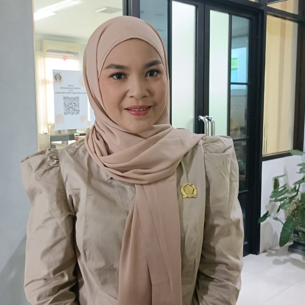 Wakil Ketua II DPRD Blitar Ratna Dewi Pantau Evaluasi Gubernur pada Perubahan APBD Blitar 2025