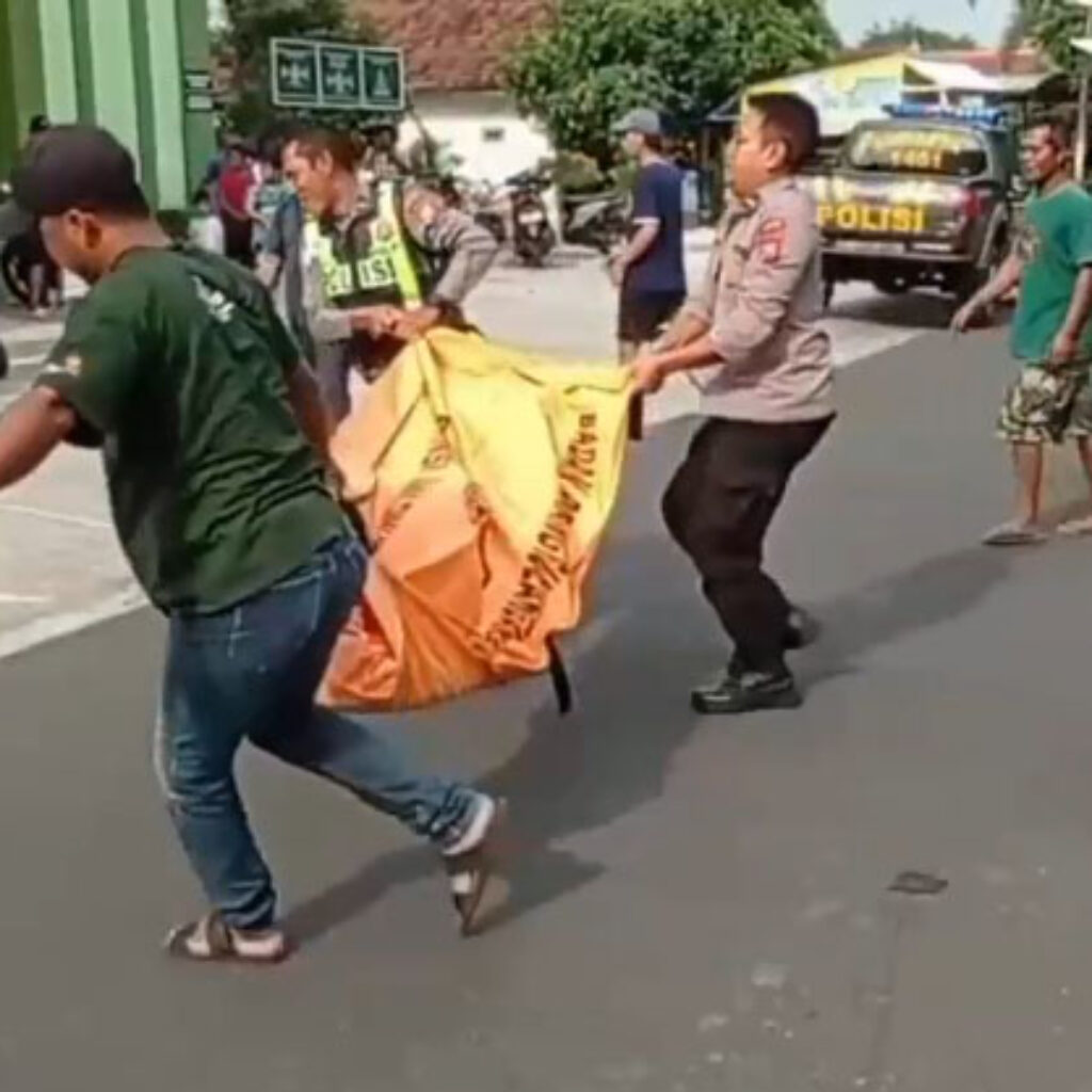 Pesepeda Pancal Tewas Tertabrak Kijang Innova