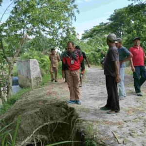 Sungai Irigasi di Karang Baru Longsor Akibat Hujan, DPRD Batu Bara Janji Tindaklanjuti
