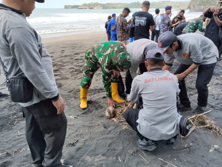 Pantai Bersih, Blitar Targetkan Tarik Daya Minat Wisatawan Kepantai Serang