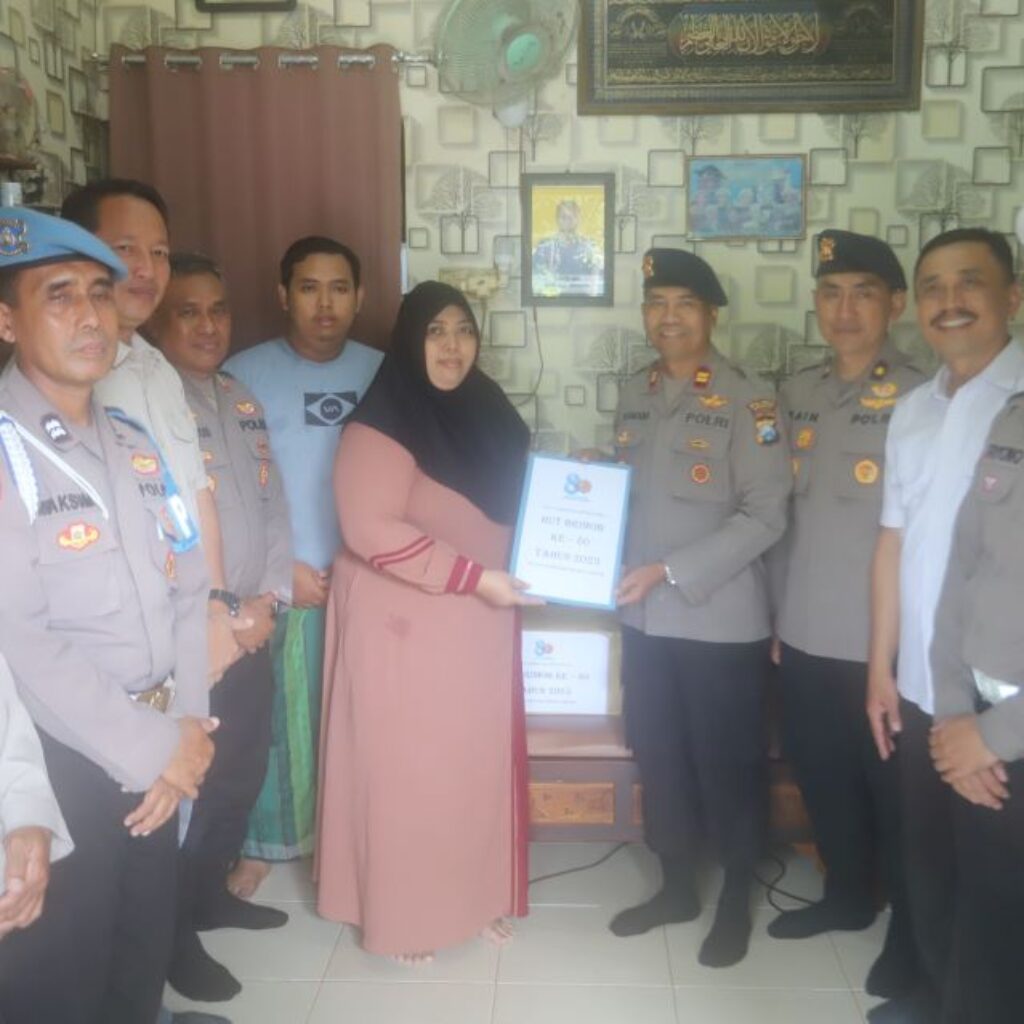 Jelang HUT ke-80 Brimob, Polres Gresik Bangun Kebersamaan Lewat Anjangsana ke Purnawirawan