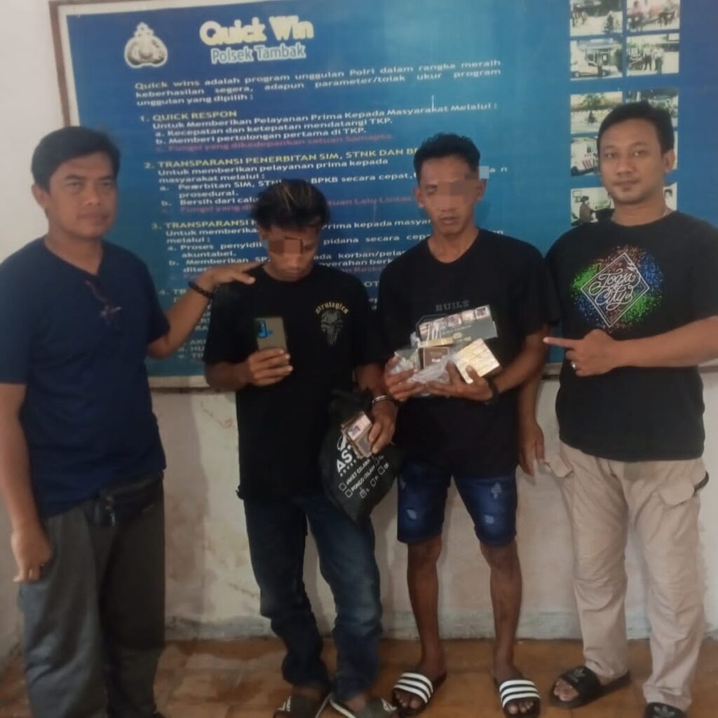 Dua Pelaku Bobol Toko, Terekam CCTV Saat Beraksi