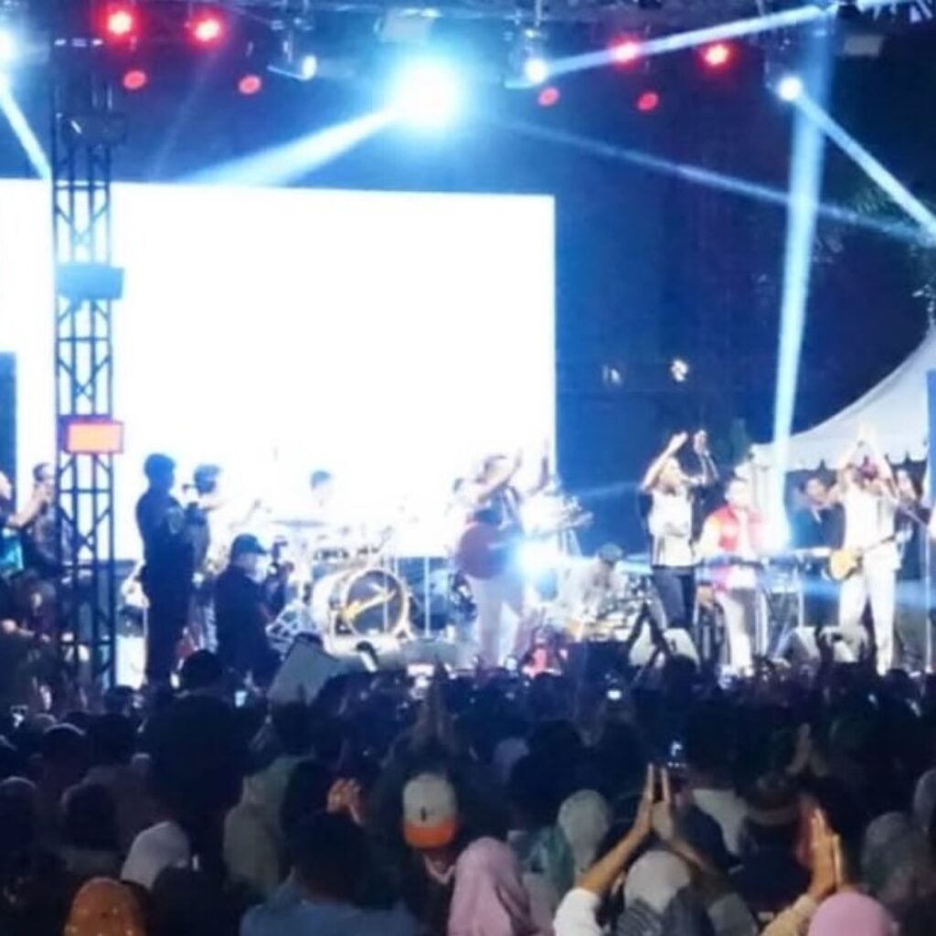 Ribuan Warga Padati Alun-Alun Magetan Saksiakan Pesta Huburan Rakyat