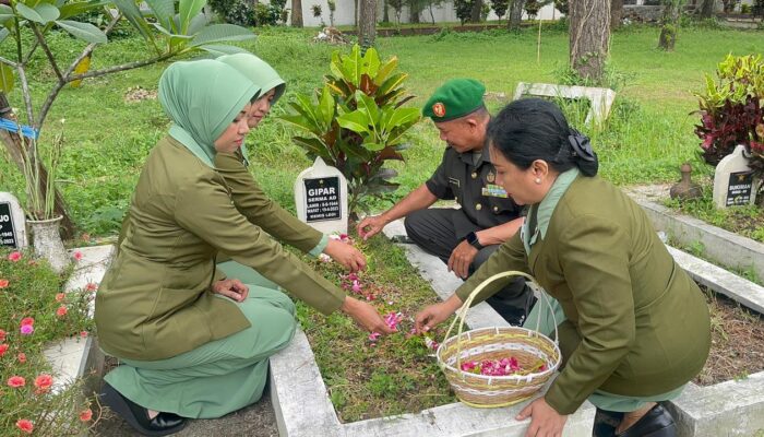 Momentum Hari Juang Kartika, Kodim 0808/Blitar Melaksanakan Ziarah Rombongan Di TMP Raden Widjaja