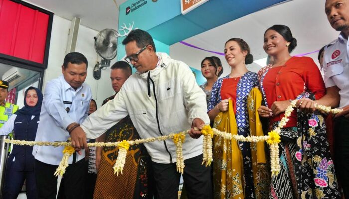 Wali Kota Madiun Buka KAI Bazar UMKM Spesial Natal dan Tahun Baru