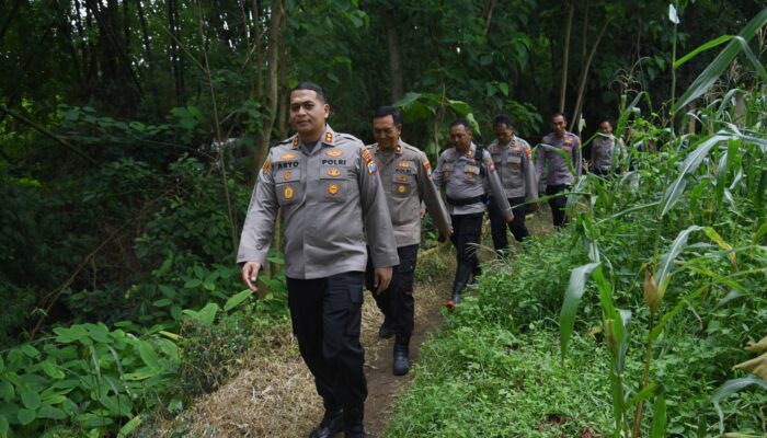 Kapolres Bondowoso Pimpin Langsung Pencarian Korban Tenggelam di Sungai Sampean Baru