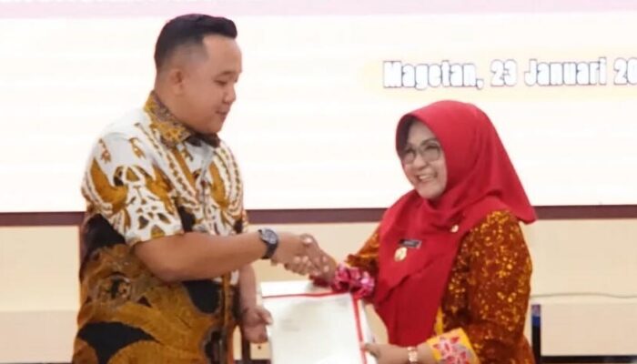 Kejaksaan Serahkan 11 Sertifikat Tanah Hasil Penyelamatan Aset Ke Pemkab Magetan