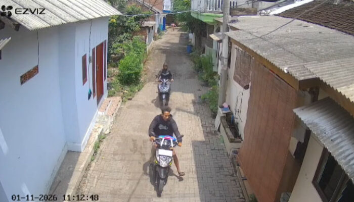 Motor Honda Vario Warga Warungdowo Digondol Maling di Siang Bolong, Aksi Terekam CCTV