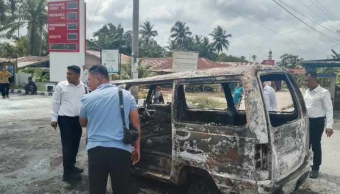 Korsleting Aki Picu Kebakaran Mobil di SPBU Pakam