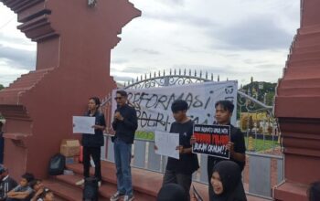 “Marhaban Ya Melawan”: Aksi Kamisan Madiun Soroti Tragedi Tual hingga Kasus Narkoba dan Pungli di Polres Setempat