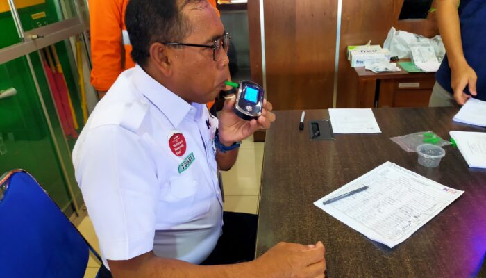 Pastikan Perjalanan Kereta Api Angkutan Lebaran, KAI Daop 7 Madiun Tes Narkoba Bagi Petugas