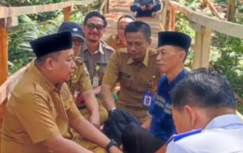 Wakil Bupati Bondowoso Croscek Jembatan Alternatif Duduk Bareng Dengan Warga