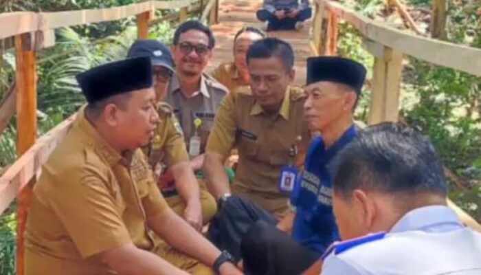 Wakil Bupati Bondowoso Croscek Jembatan Alternatif Duduk Bareng Dengan Warga
