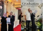 Wabup Mimik Idayana Dinyatakan Lulus dan Meraih Gelar Sarjana Administrasi Publik di Unitomo