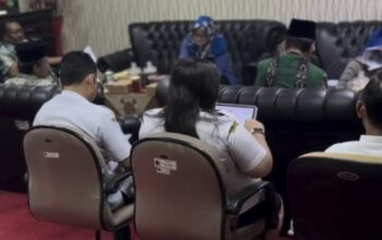 Pimpinan Dewan Terima Hasil Pembahasan Pansus LKPJ DPRD Kabupaten Blitar