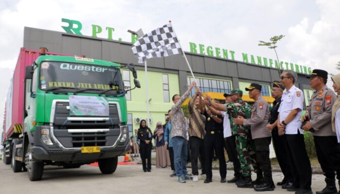 Lepas Ekspor Perdana Karton Produk Mainan, Wabup Ngawi Dorong Investasi dan Pertumbuhan Ekonomi Daerah