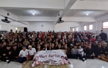 Semarak Peringatan Hari Kartini di MTs. SAFINDA: Merawat Tradisi, Menumbuhkan Kreasi di Bawah Bimbingan Penuh Cinta