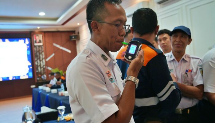 Melalui Webinar dan Tes Urine Mendadak, KAI Daop 7 Madiun Wujudkan Lingkungan Kerja Bersih Narkoba