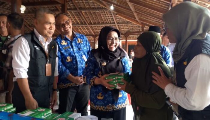 Pemkab Magetan Salurkan Bansos Atensi  bagi PPKS