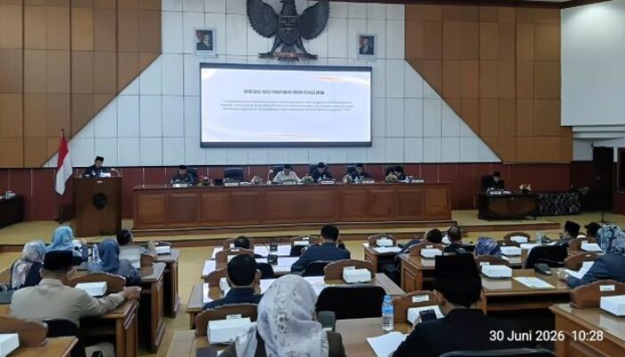 Rapat Paripurna DPRD Kabupaten Madiun Dengan Agenda Jawaban Bupati Atas Pandangan Umum Fraksi-fraksi