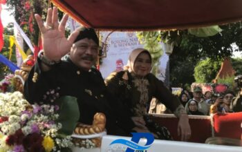 Ribuan Warga Padati Kirab Boyong Nayoko Projo, Nganjuk Rayakan 146 Tahun Perpindahan Ibu Kota dengan Semangat “Hambangun Projo”