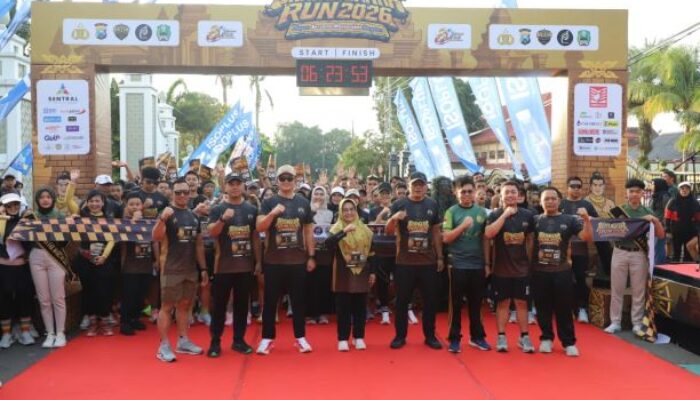 Meriahkan Hari Bhayangkara ke-80, Ribuan Pelari Padati Kota Magetan