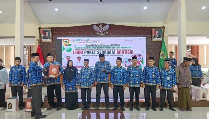 Bupati Bondowoso dan BAZNAS Salurkan 1.000 Seragam Gratis, Ringankan Beban Warga Jelang Tahun Ajaran Baru