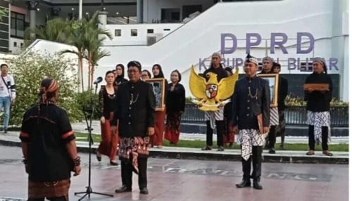 Perayaan Hari Lahir Pancasila, Ketua DPRD Kabupaten Blitar Lepas Kirab Gelar Brokohan Di Pendopo Sasana Adhi Praja