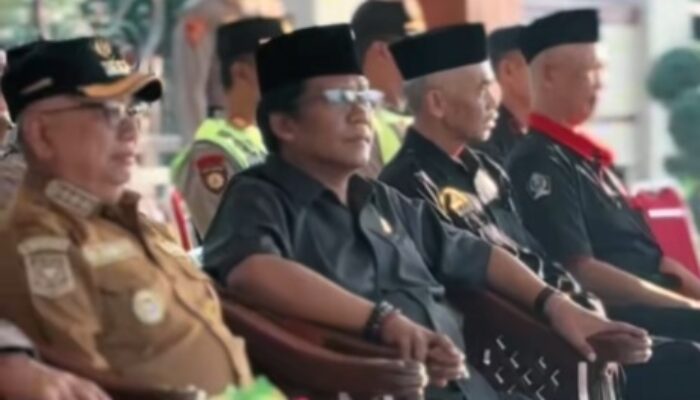 Ketua DPRD Kabupaten Blitar, Supriadi, Hadiri Apel Pasukan pengamanan kegiatan Satu Suro dan Suran Agung Pengesahan Warga Baru PSHT Cabang Blitar Tahun 2026