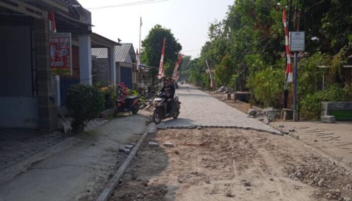 Kompak Garap Paving TMMD 129, Harapan warga Dukuh Ngipik Terwujud