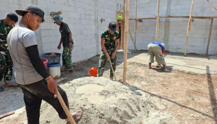 Kompak TNI dan Warga, Rehab RTLH Milik Parmi Target Selesai Tepat Waktu