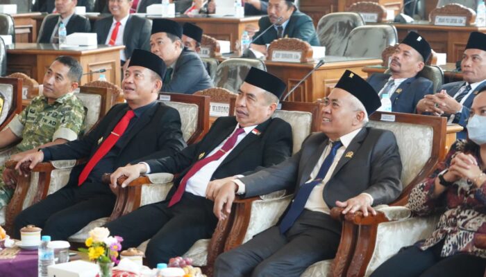 Pemkab dan DPRD Kabupaten Madiun Simak Pidato Kenegaraan Presiden dalam Rapat Paripurna