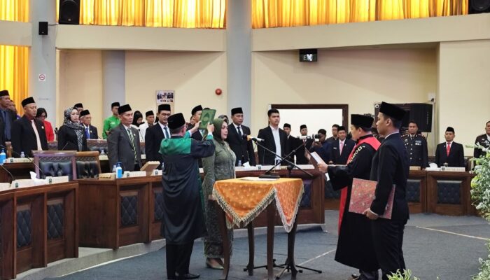 ‎ Sah! Riyin Nur Asiyah Jabat Ketua DPRD Magetan Definitif