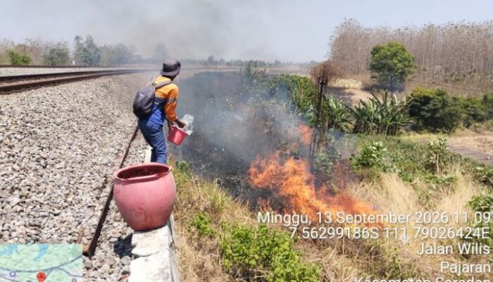 KAI Daop 7 Madiun Perketat Pengawasan Imbas Aksi Bakar Lahan yang Ganggu Perjalanan KA