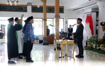 Tingkatkan Integritas, Profesionalisme, dan Kualitas Pelayanan Publik, Bupati Ngawi Lantik Ratusan PNS Jabatan Fungsional