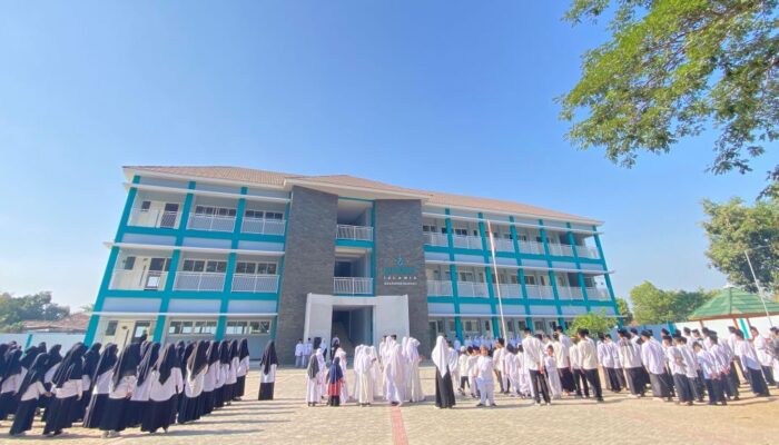 SMP Khairunnas Islamic Boarding School Madiun Gelar Upacara Hari Santri Nasional 2026, Tanamkan Nilai Keislaman dan Nasionalisme